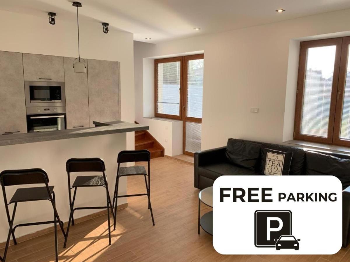 Apartmany Holiday オストラヴァ エクステリア 写真